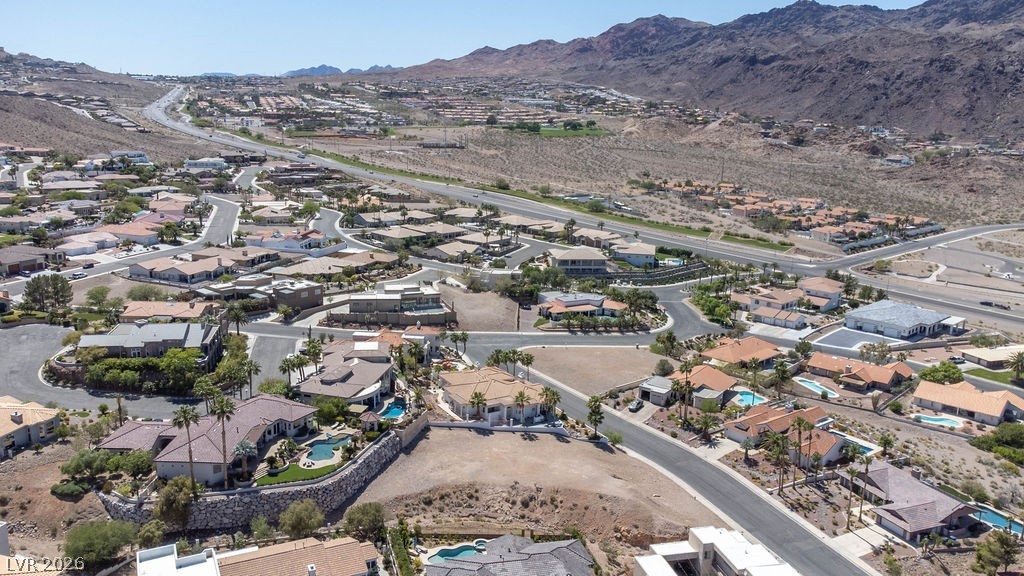 929 Vista Lago Way