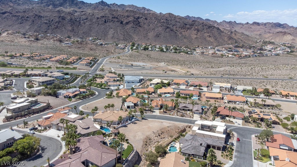929 Vista Lago Way