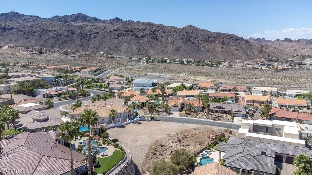 929 Vista Lago Way