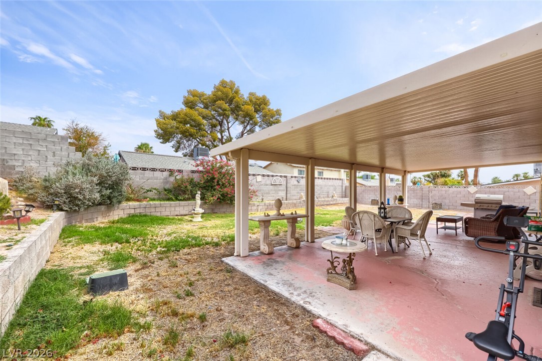 3956 Green Leaf Drive