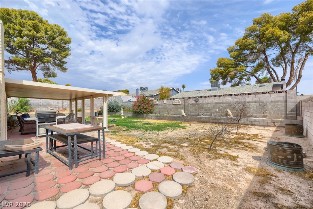 3956 Green Leaf Drive
