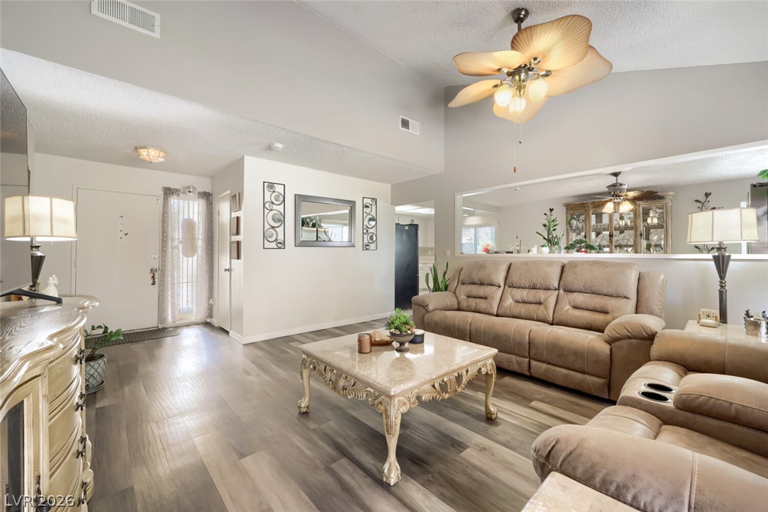 3956 Green Leaf Drive