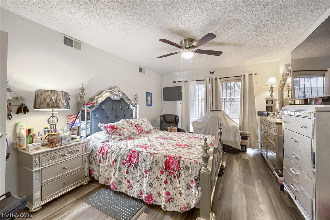 3956 Green Leaf Drive