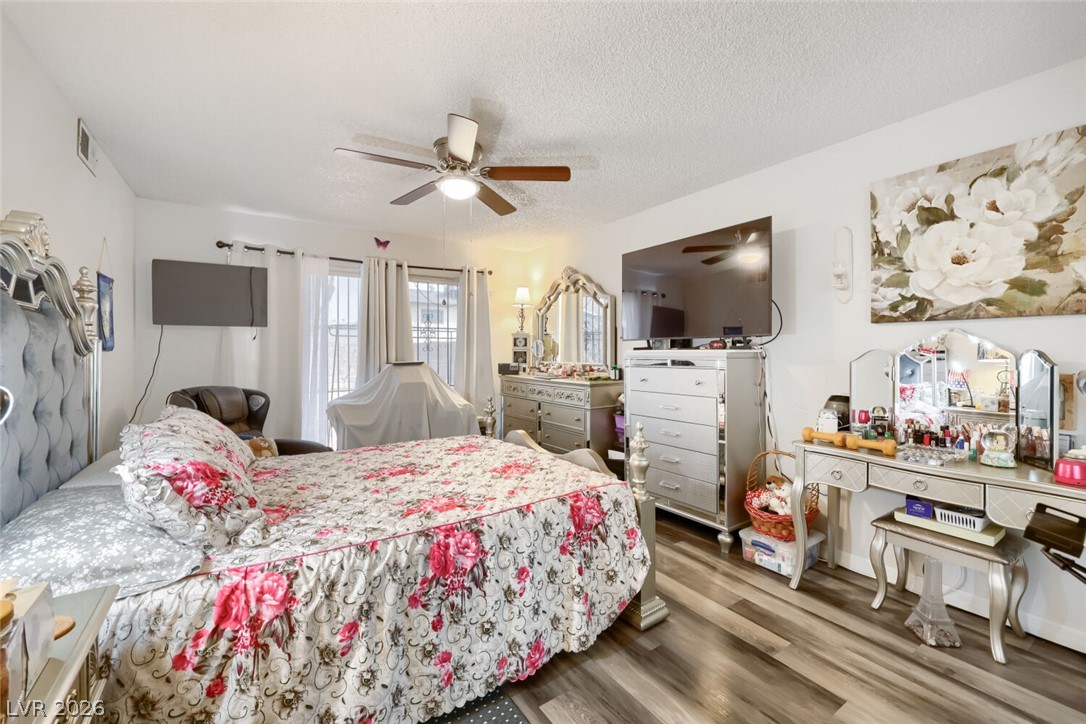 3956 Green Leaf Drive