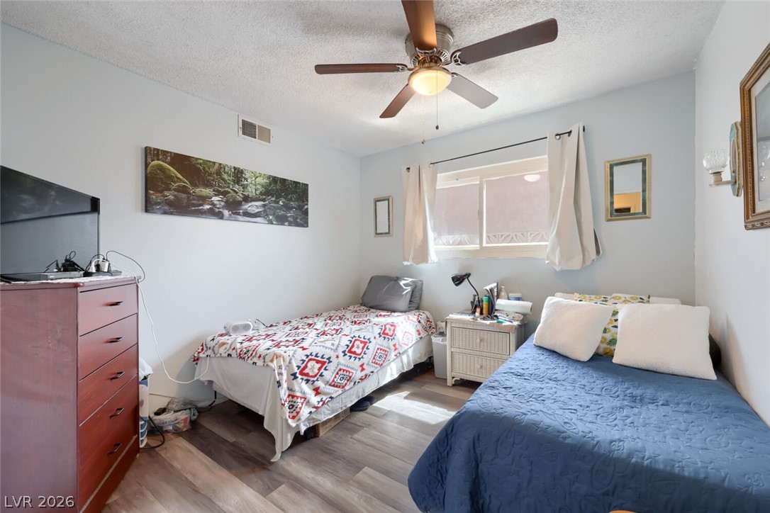 3956 Green Leaf Drive