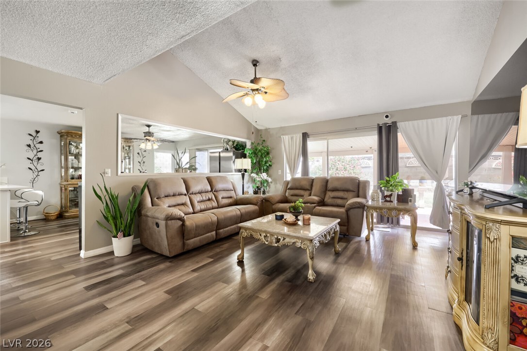 3956 Green Leaf Drive