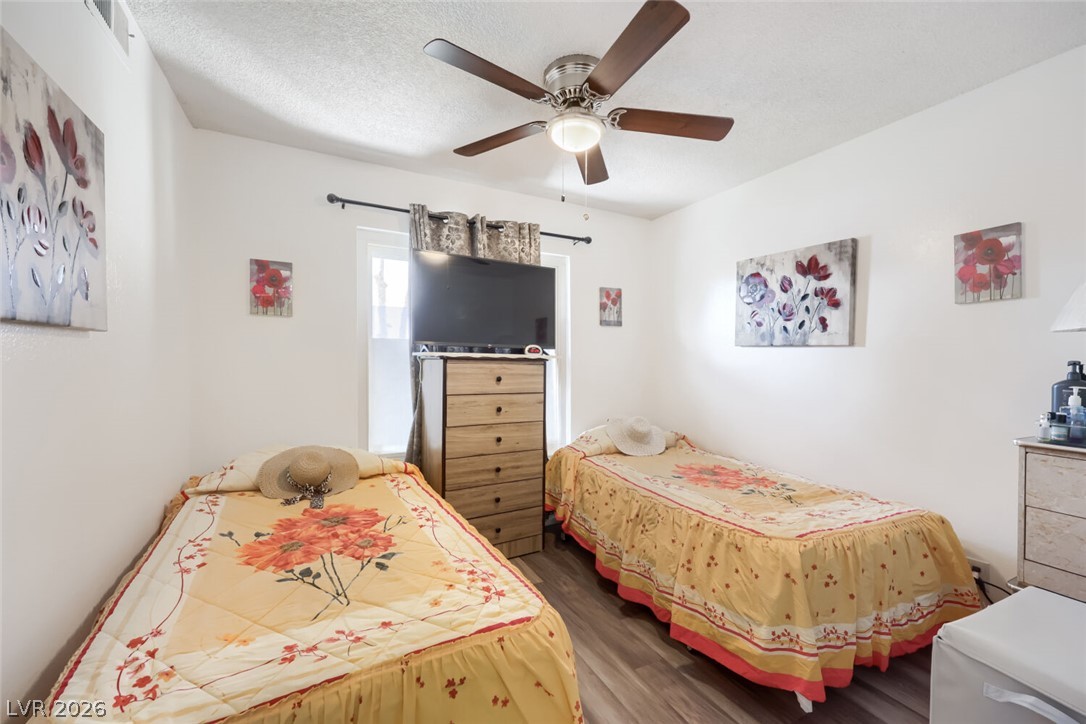 3956 Green Leaf Drive