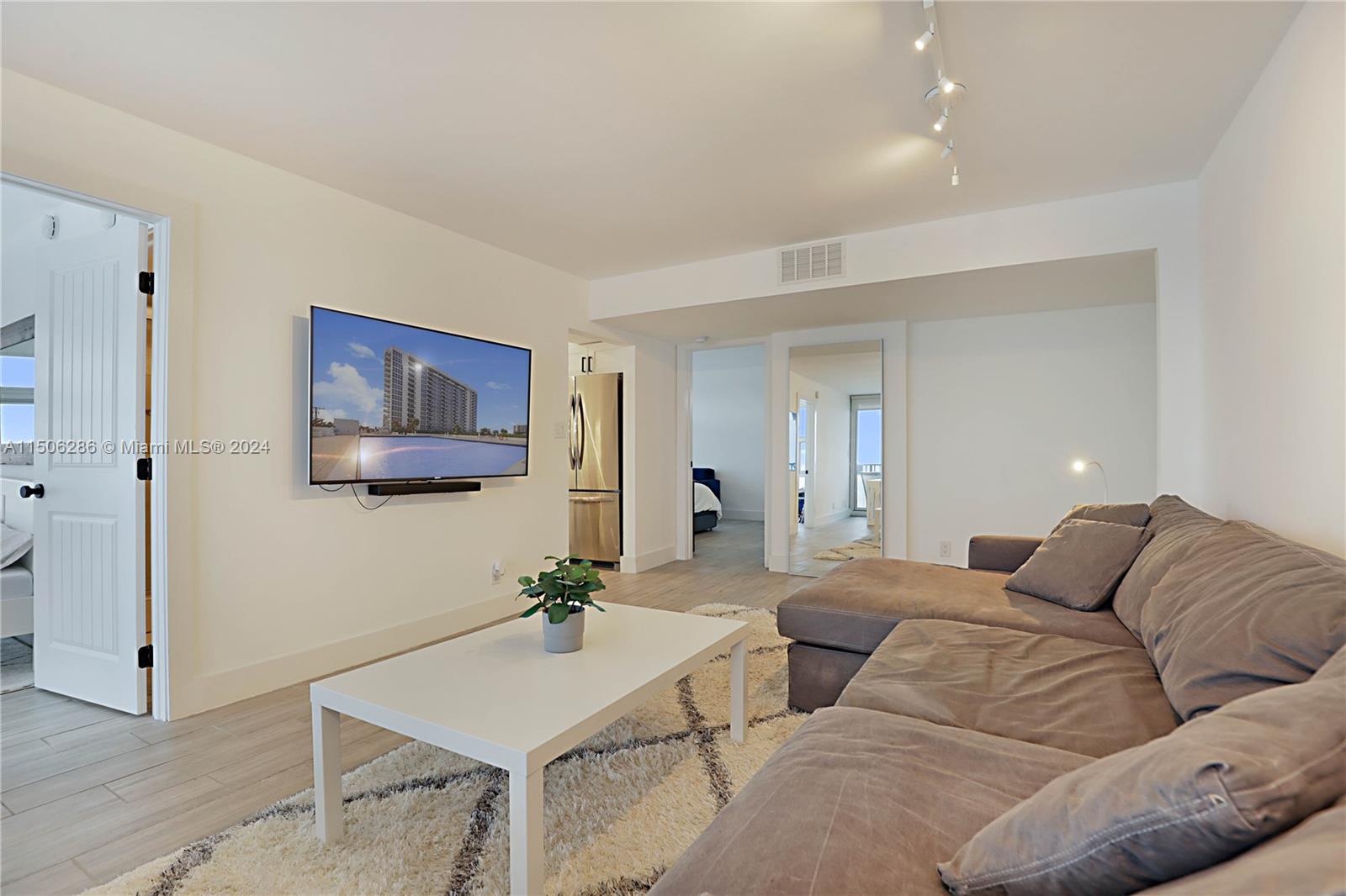 525 N Ocean Blvd Unit: 1125