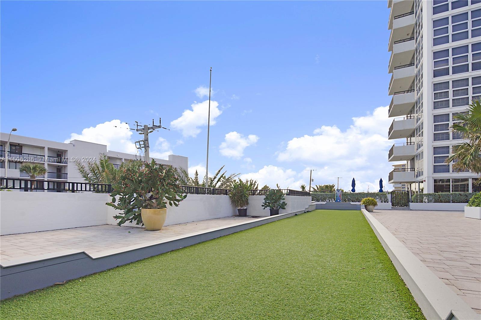 525 N Ocean Blvd Unit: 1125