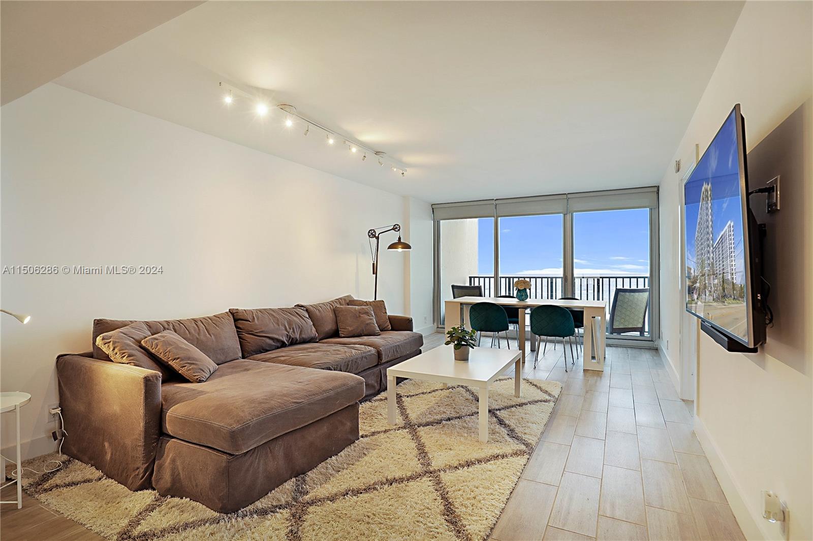 525 N Ocean Blvd Unit: 1125
