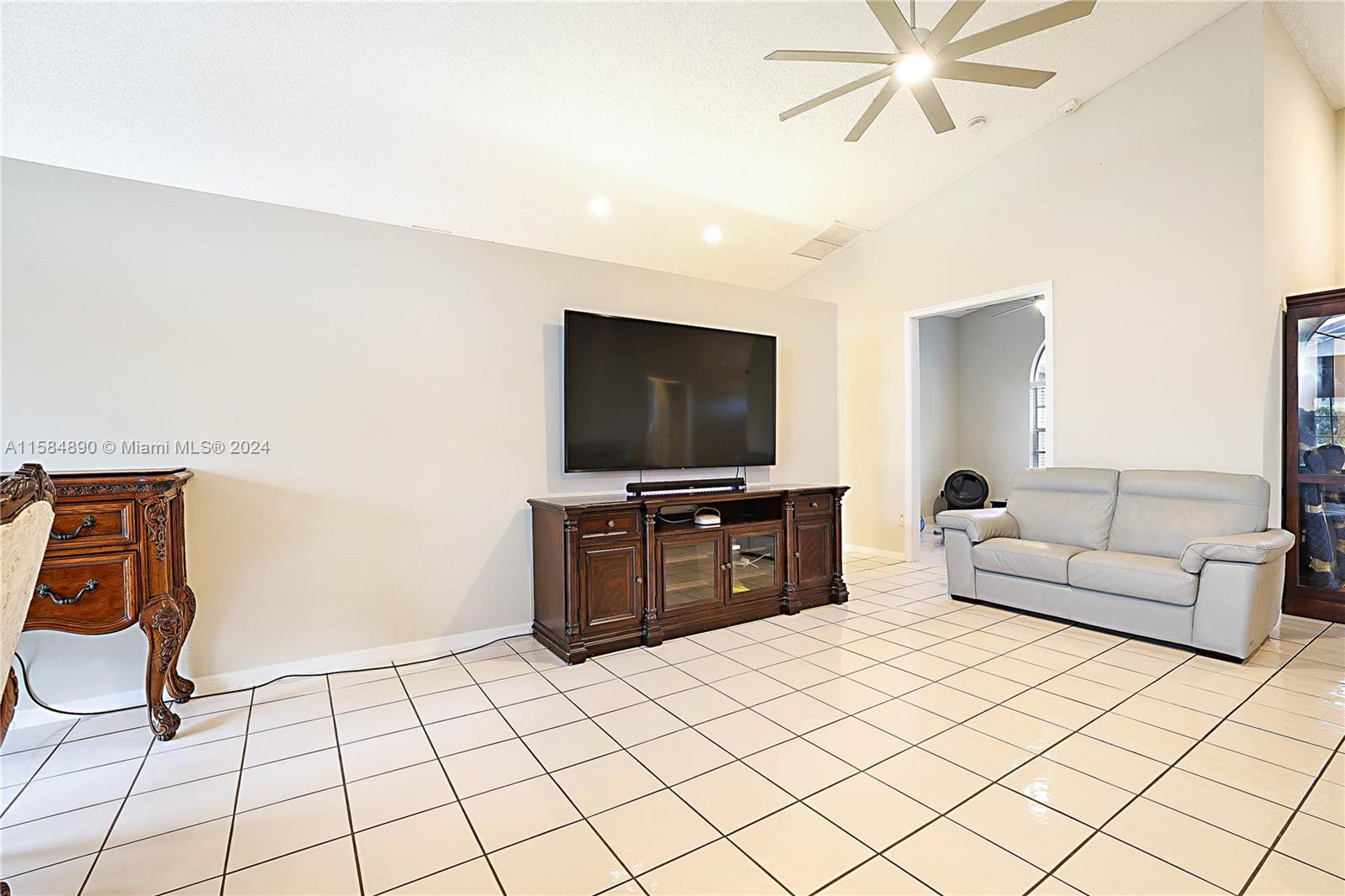 5745 Aspen Ridge Ct
