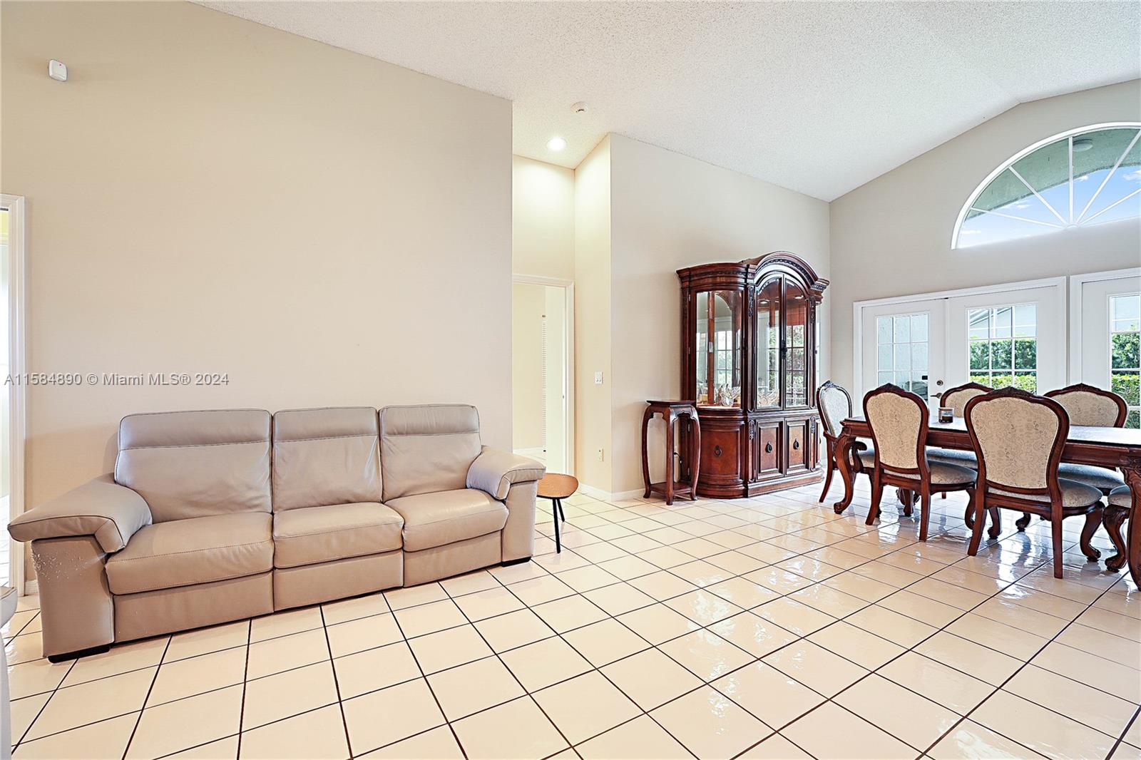 5745 Aspen Ridge Ct