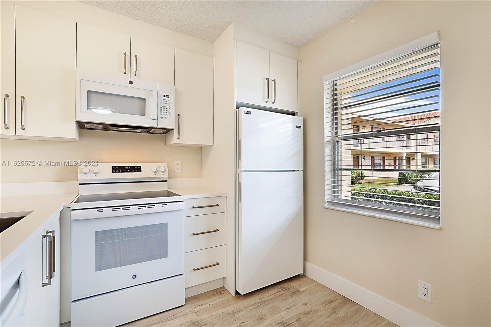 3648 N University Dr # 3 Unit: B-3