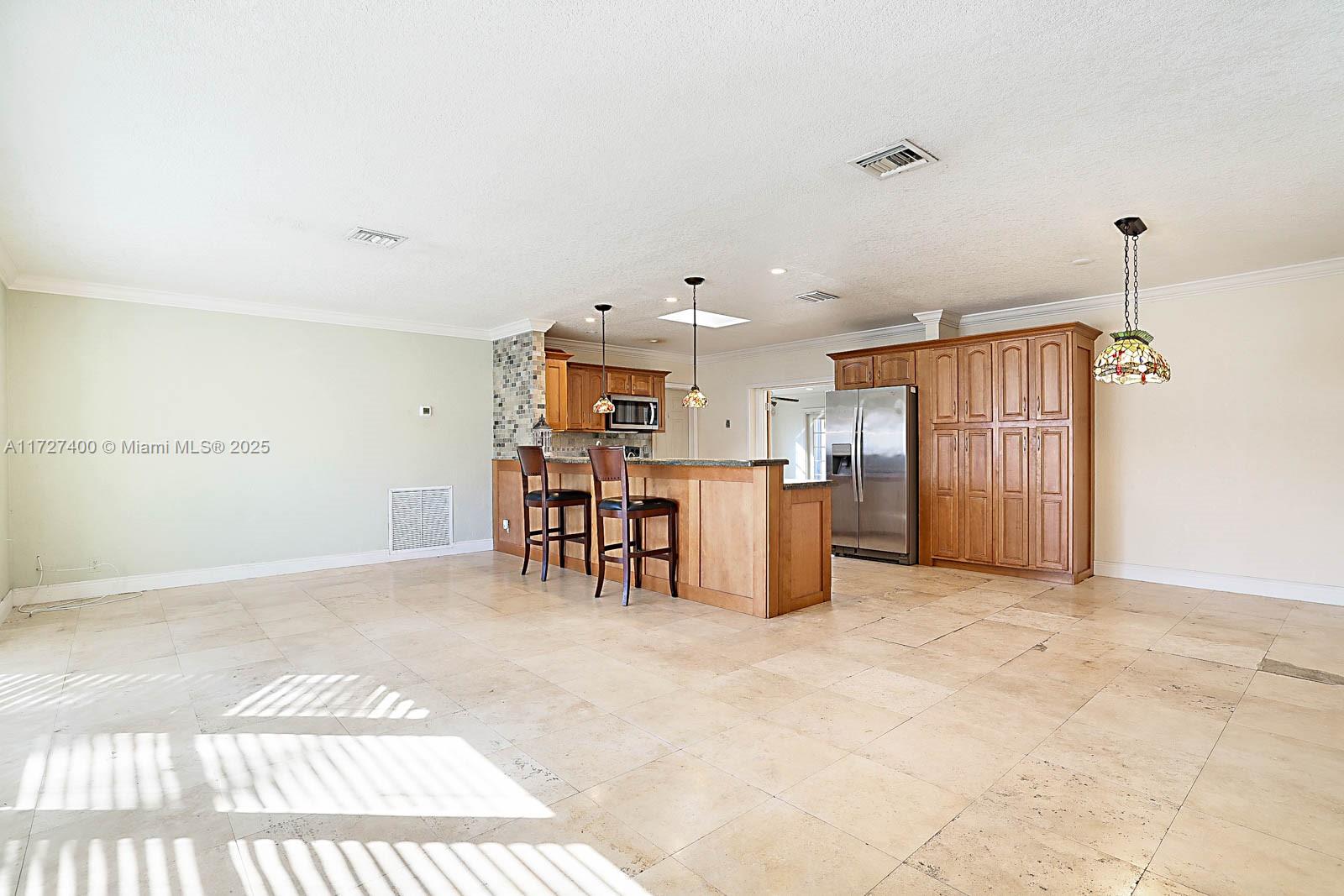 6593 SW 10th Ct