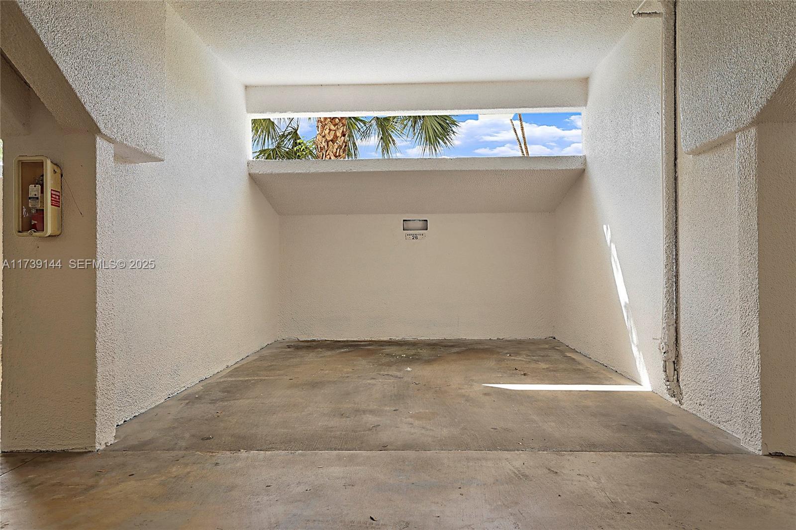 3301 Spanish Moss Terrace 904