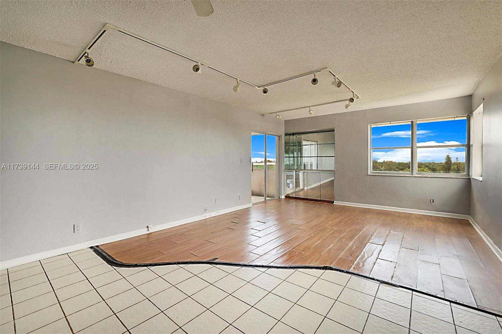 3301 Spanish Moss Terrace 904