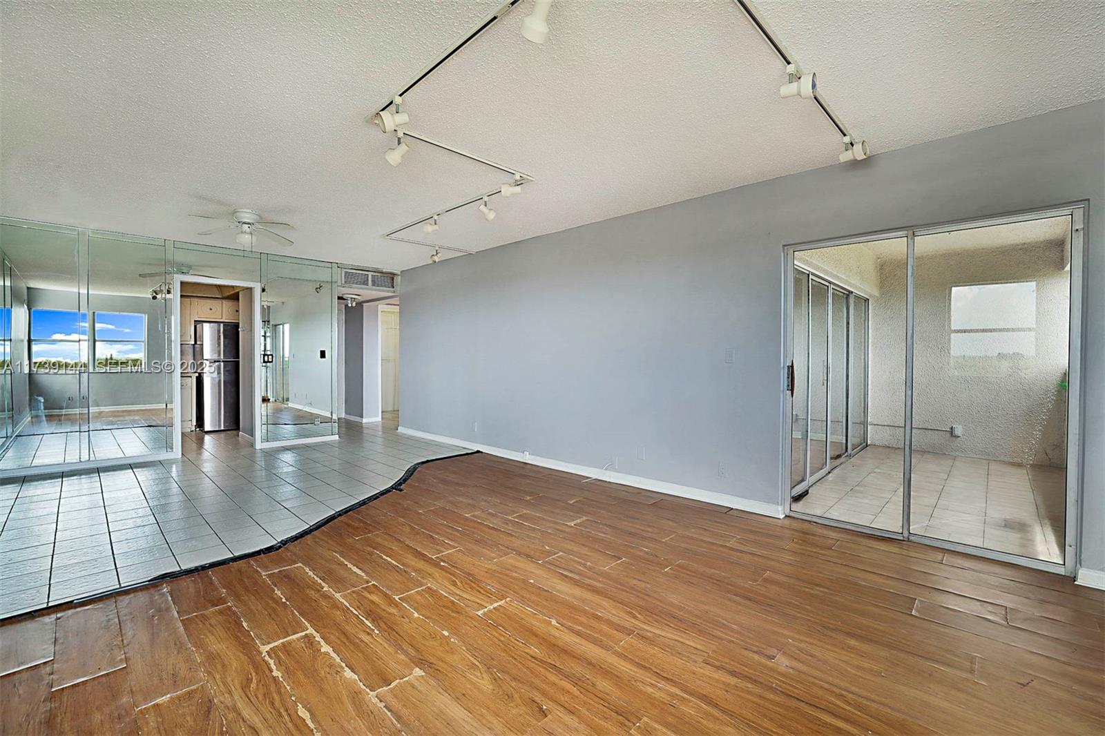 3301 Spanish Moss Terrace 904