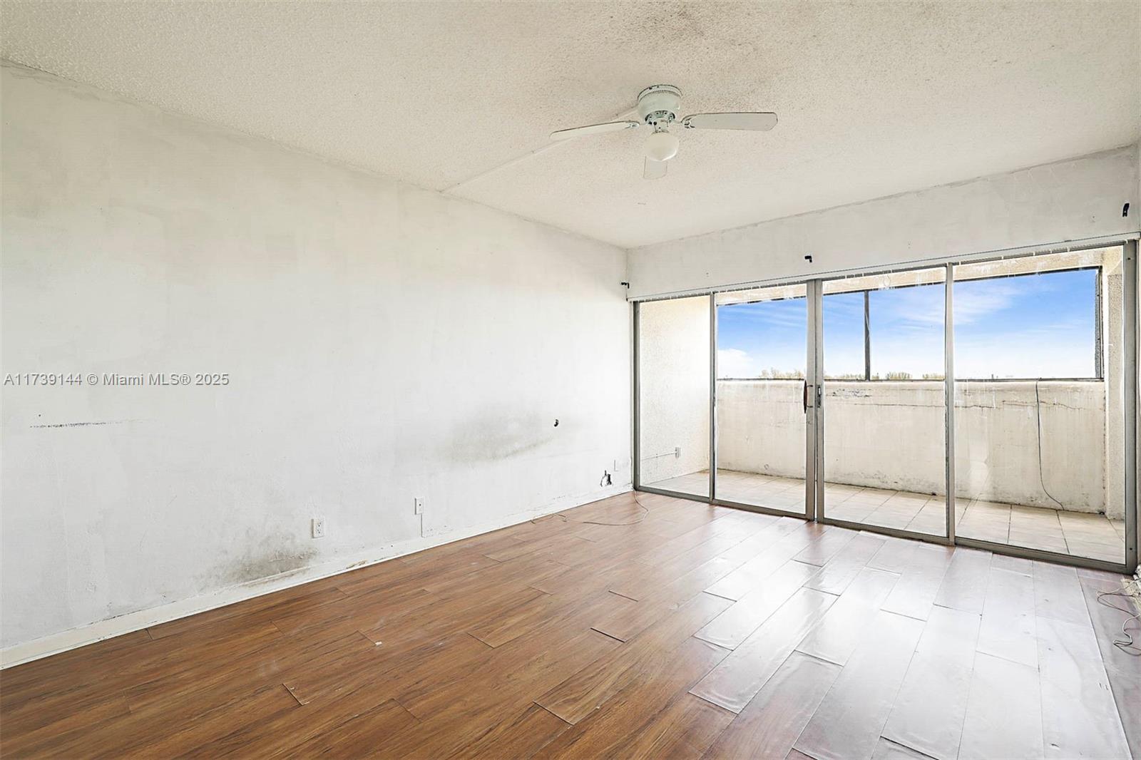3301 Spanish Moss Ter # 904
