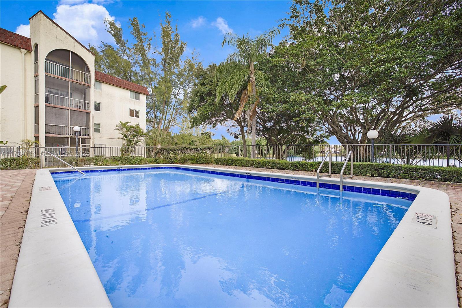 3301 Spanish Moss Terrace 904