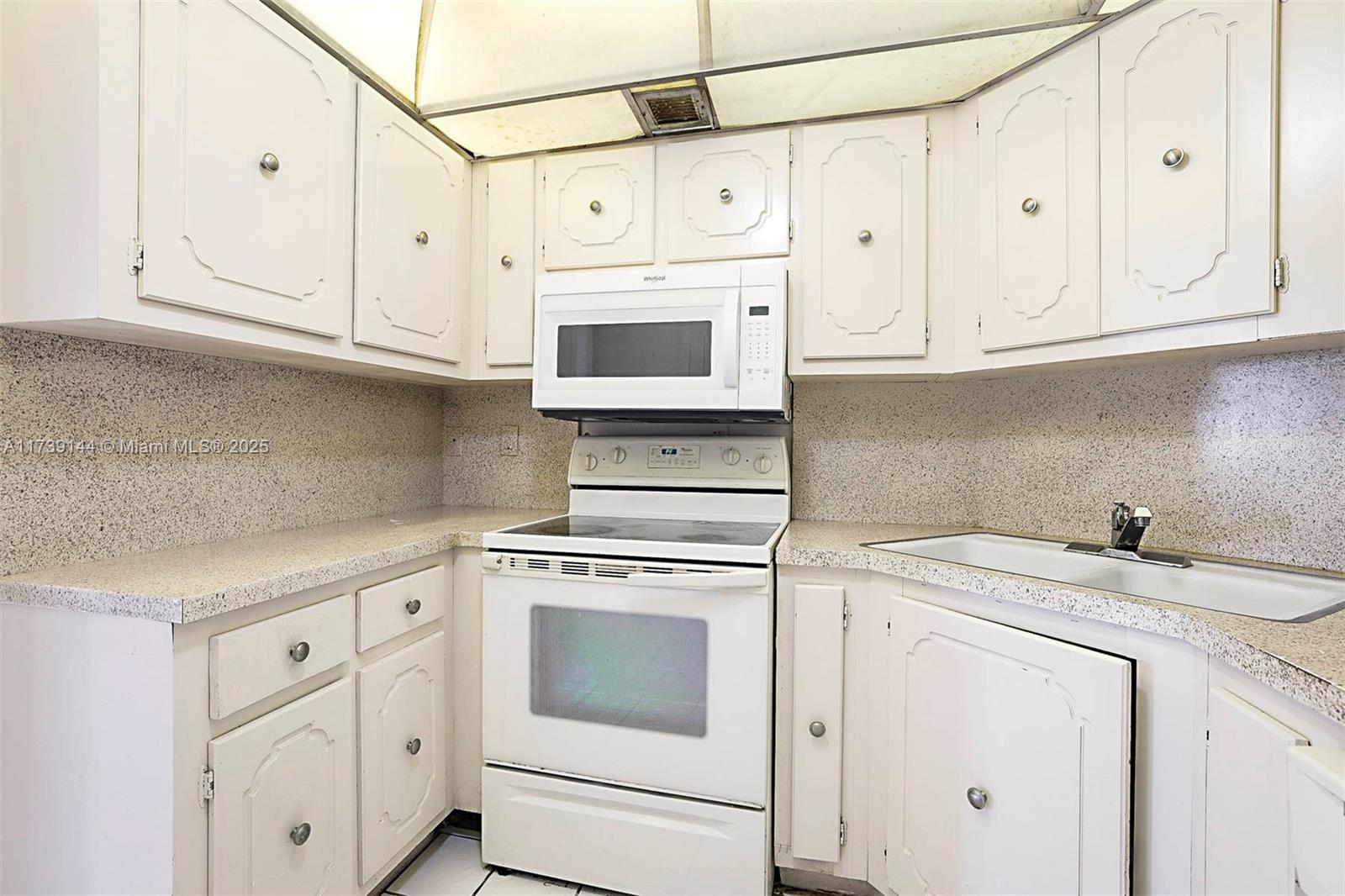 3301 Spanish Moss Ter # 904