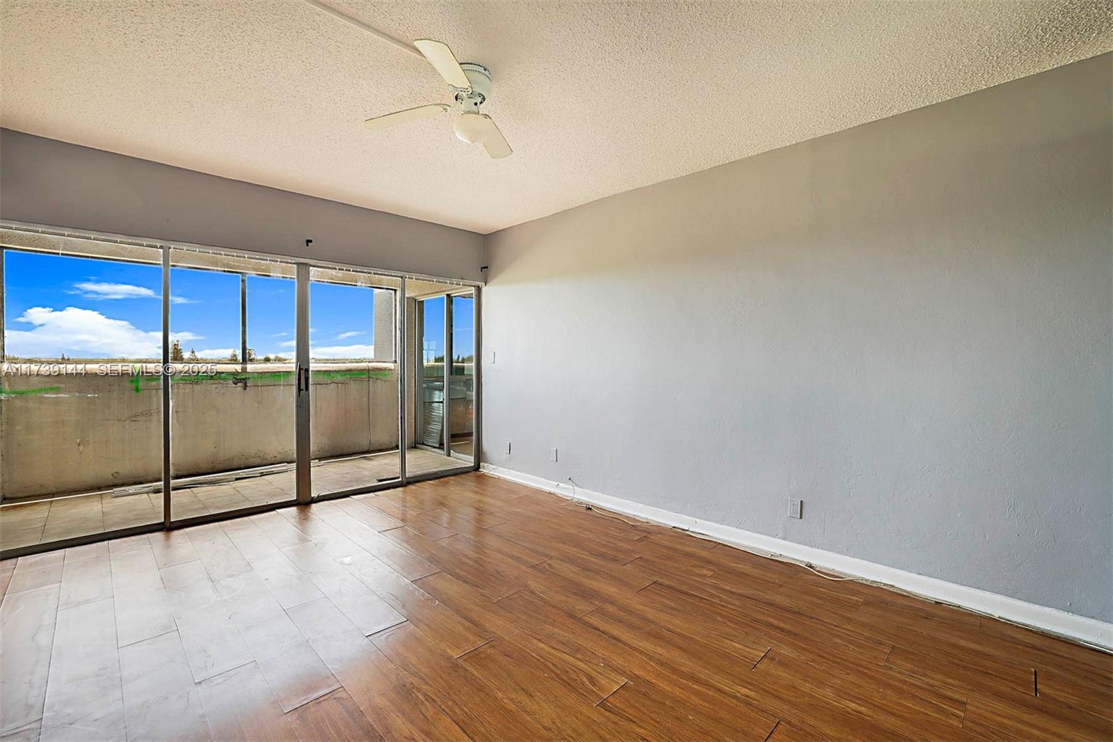3301 Spanish Moss Terrace 904