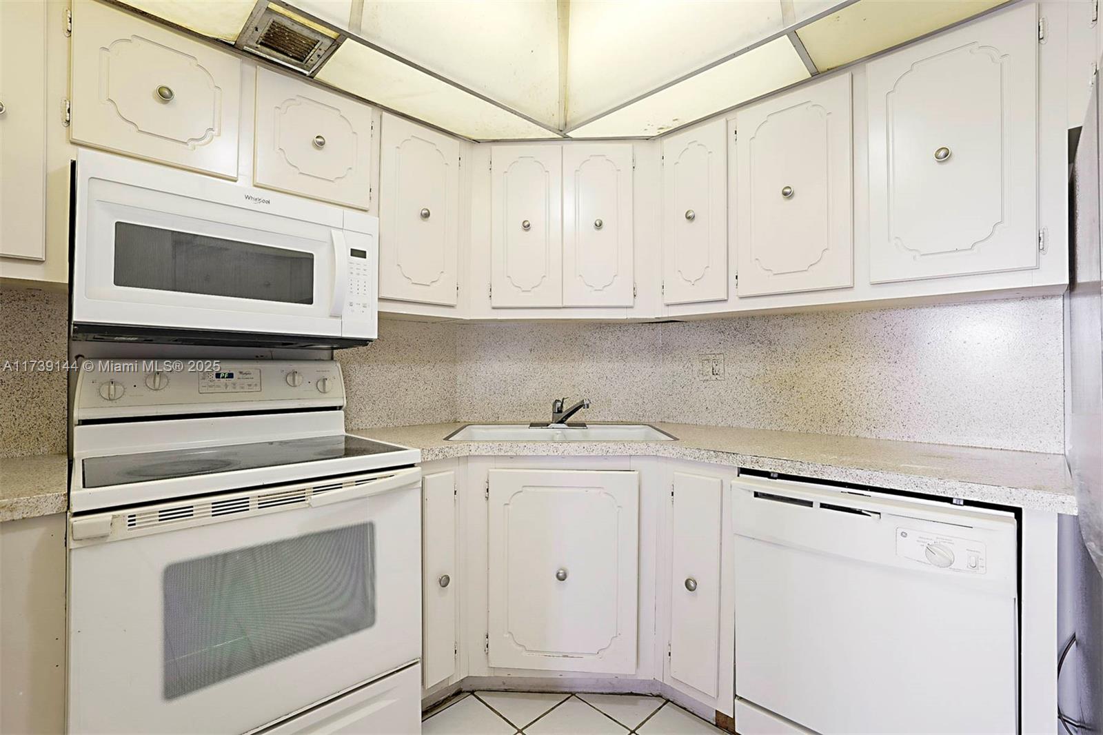 3301 Spanish Moss Ter # 904