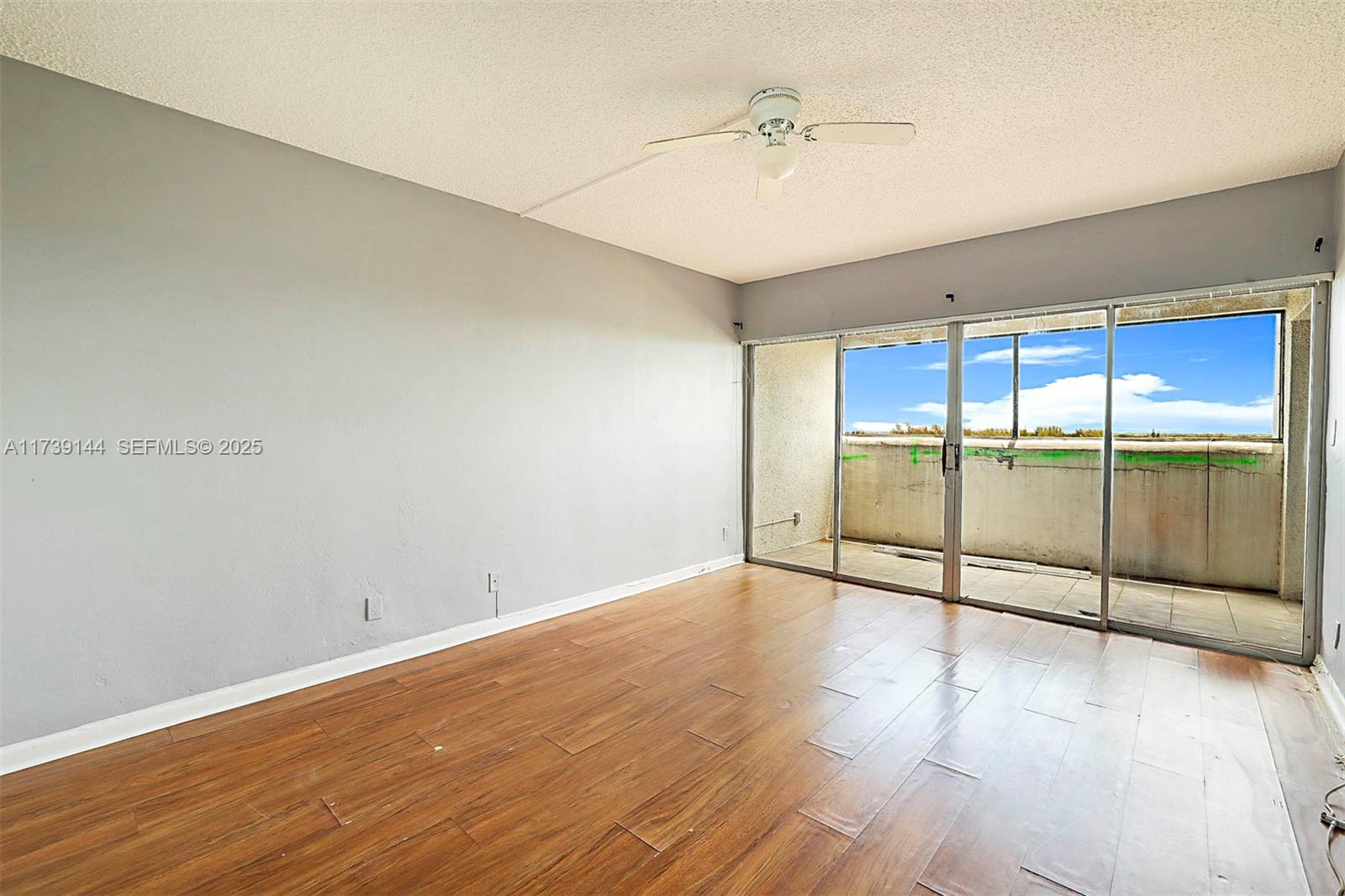3301 Spanish Moss Terrace 904