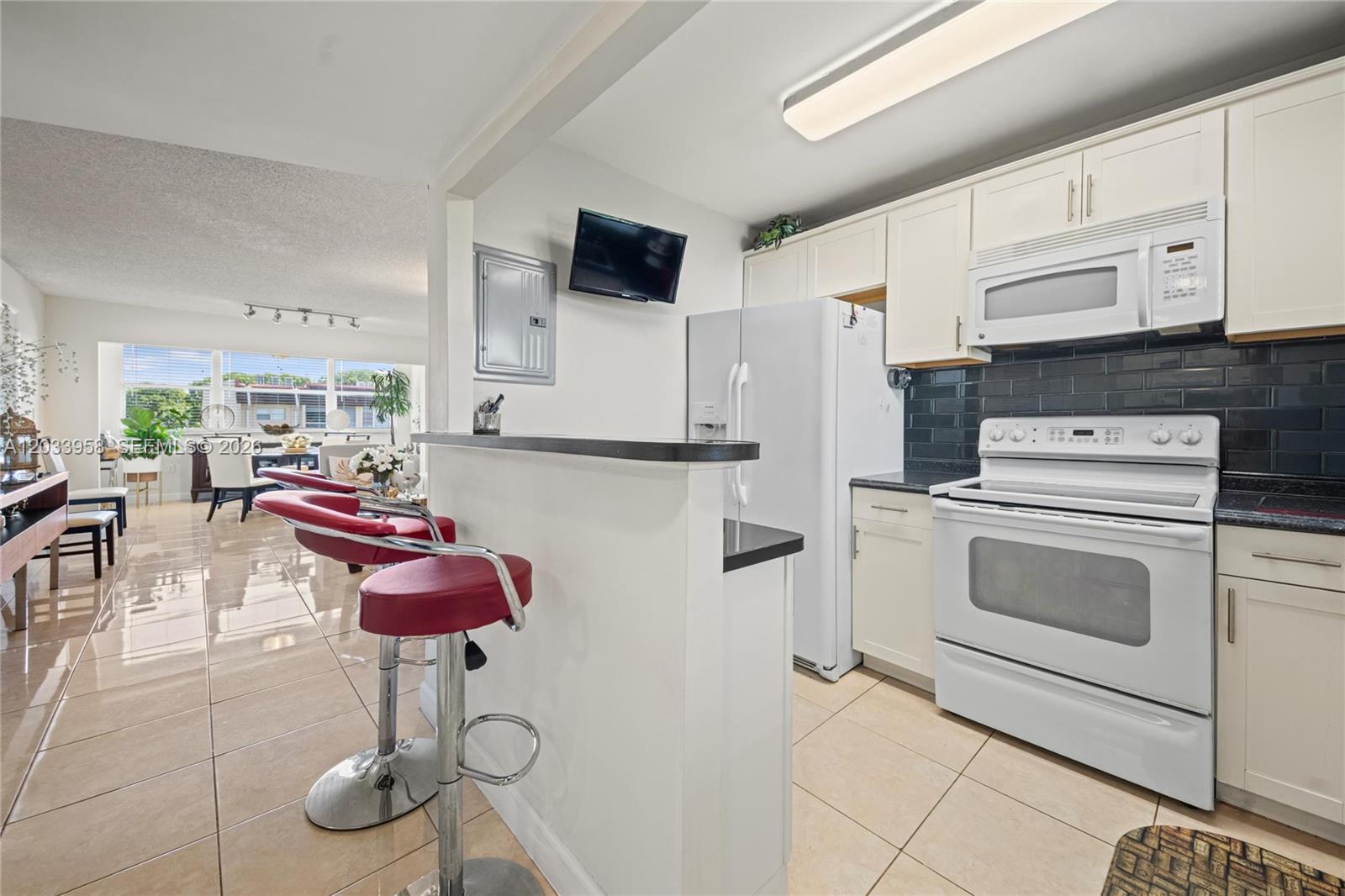 8951 Sunrise Lakes Blvd Unit: 301