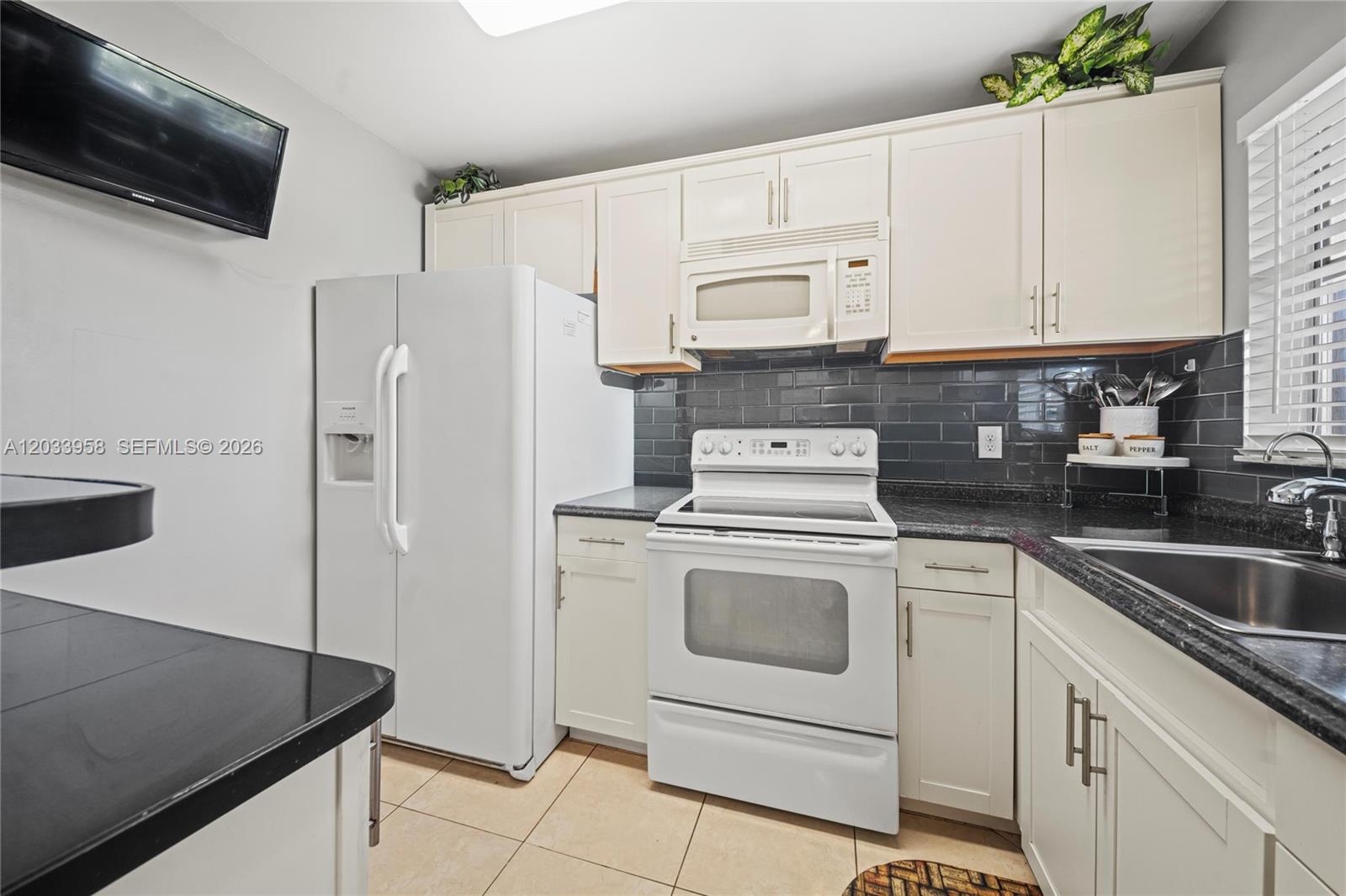 8951 Sunrise Lakes Blvd Unit: 301