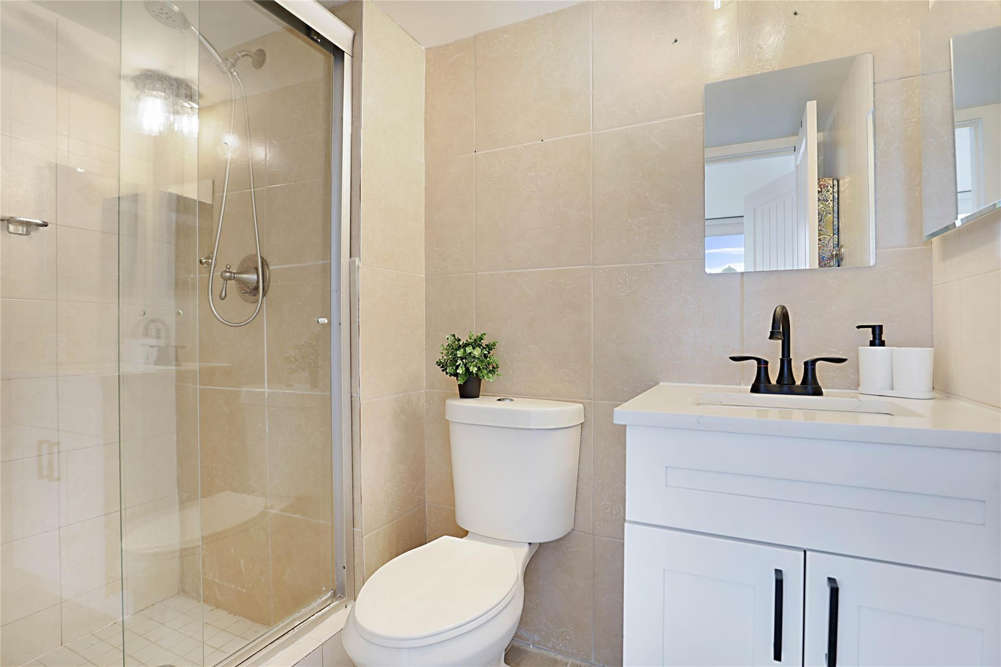 525 N Ocean Blvd 1125