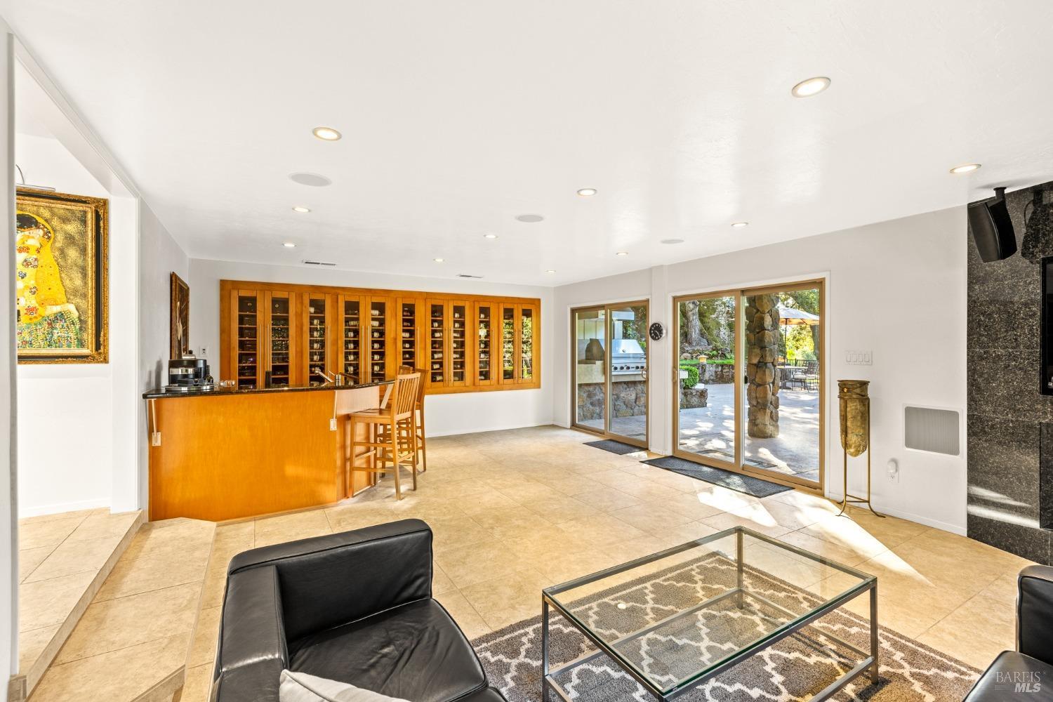 2710 Hillcrest Drive