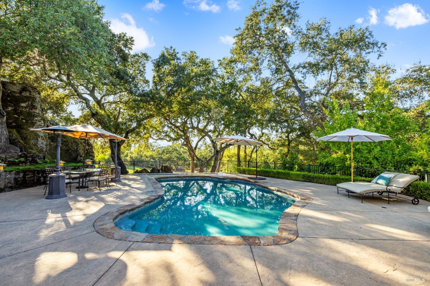 2710 Hillcrest Drive