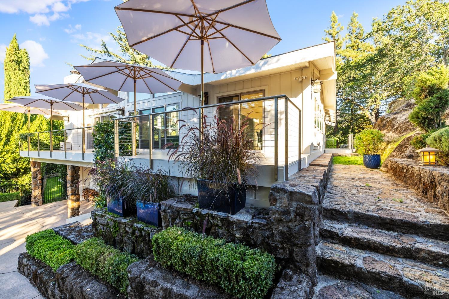 2710 Hillcrest Drive