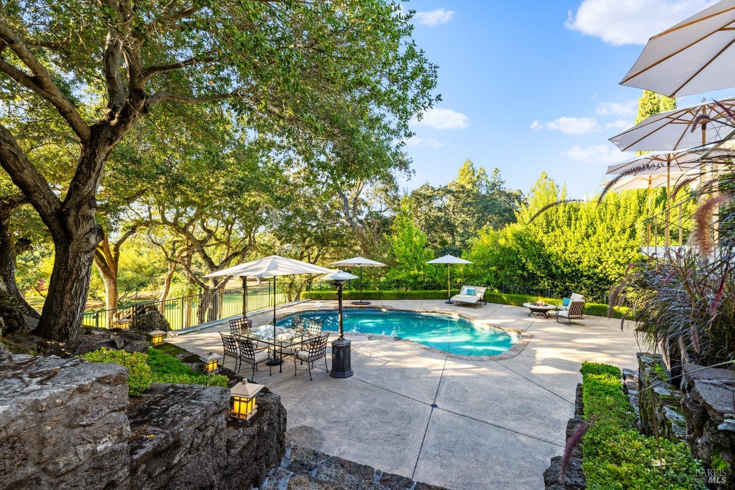 2710 Hillcrest Drive