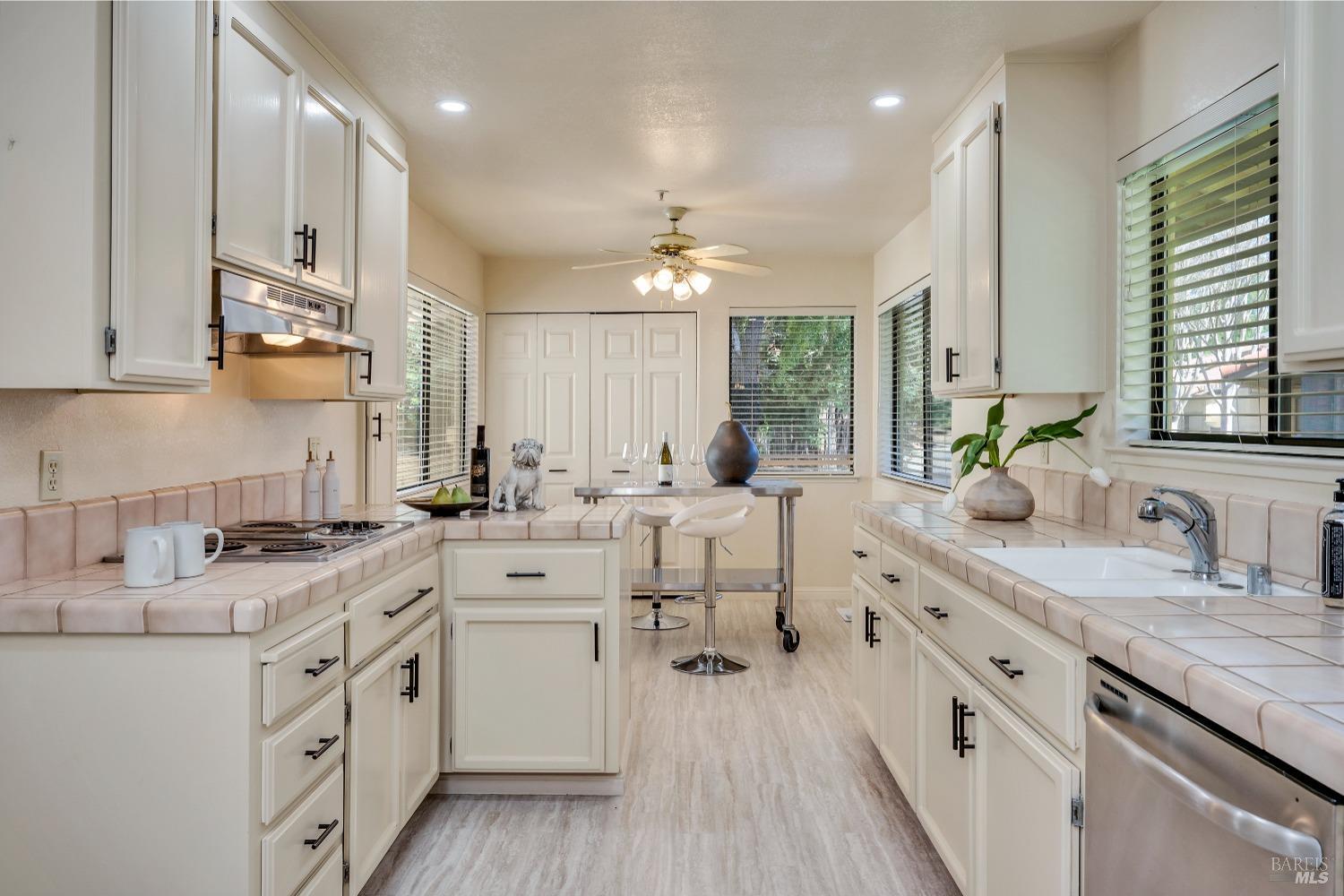 41 Fountain Grove Cir