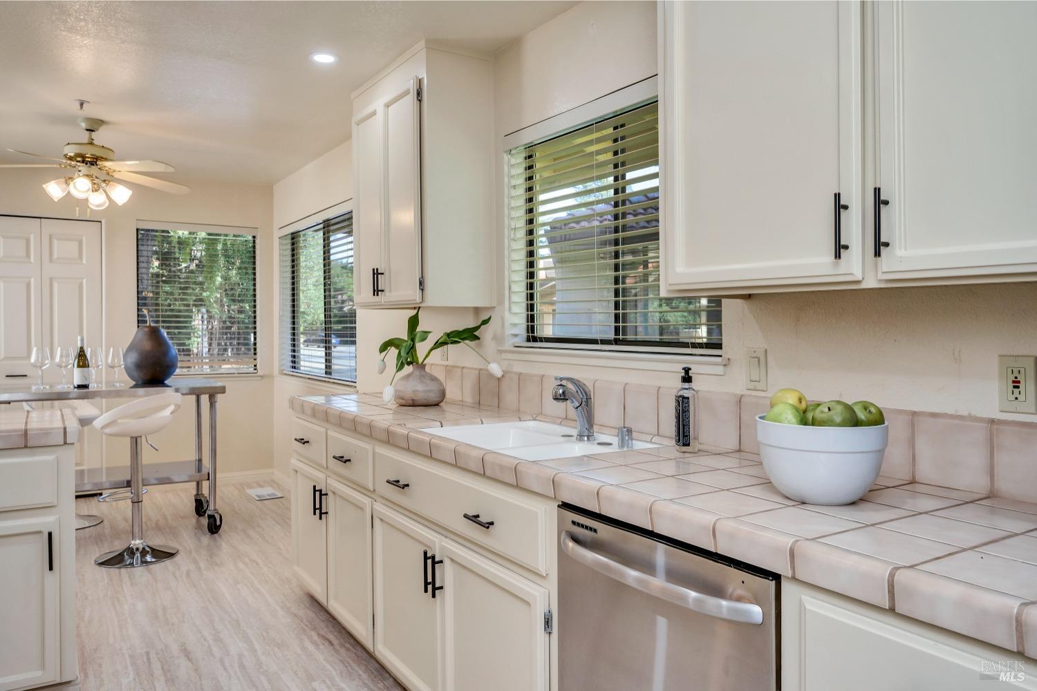 41 Fountain Grove Cir