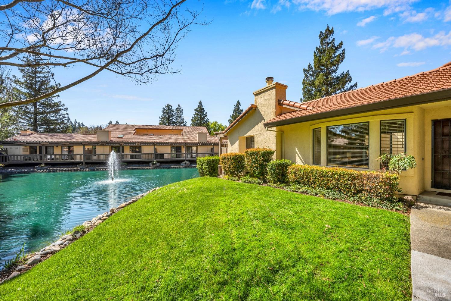 41 Fountain Grove Cir