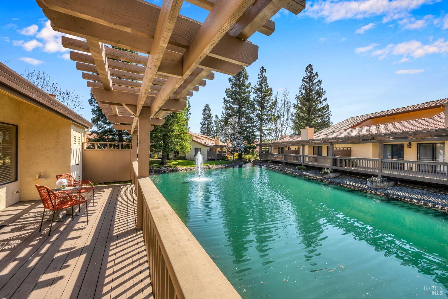 41 Fountain Grove Cir