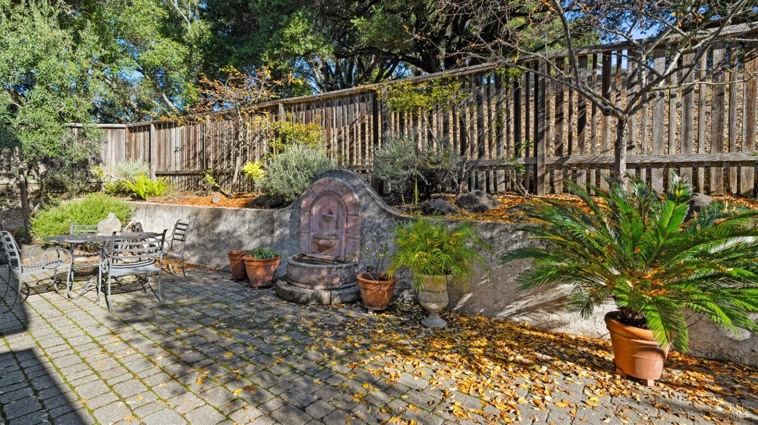 2596 Hidden Valley Ln