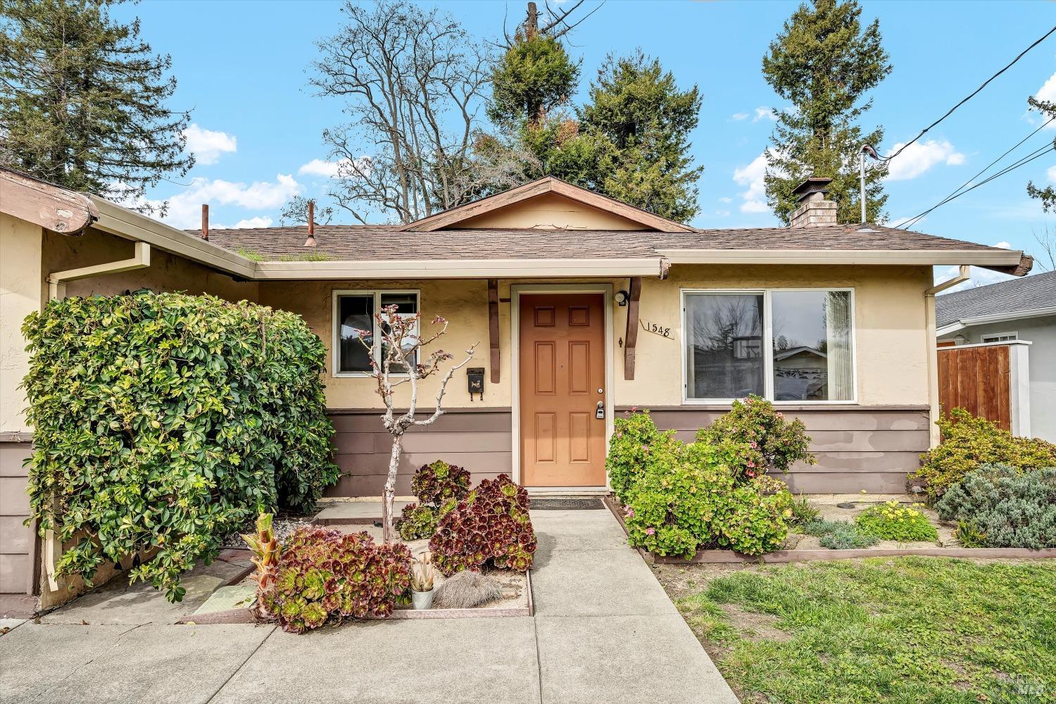 1548 Tallac St