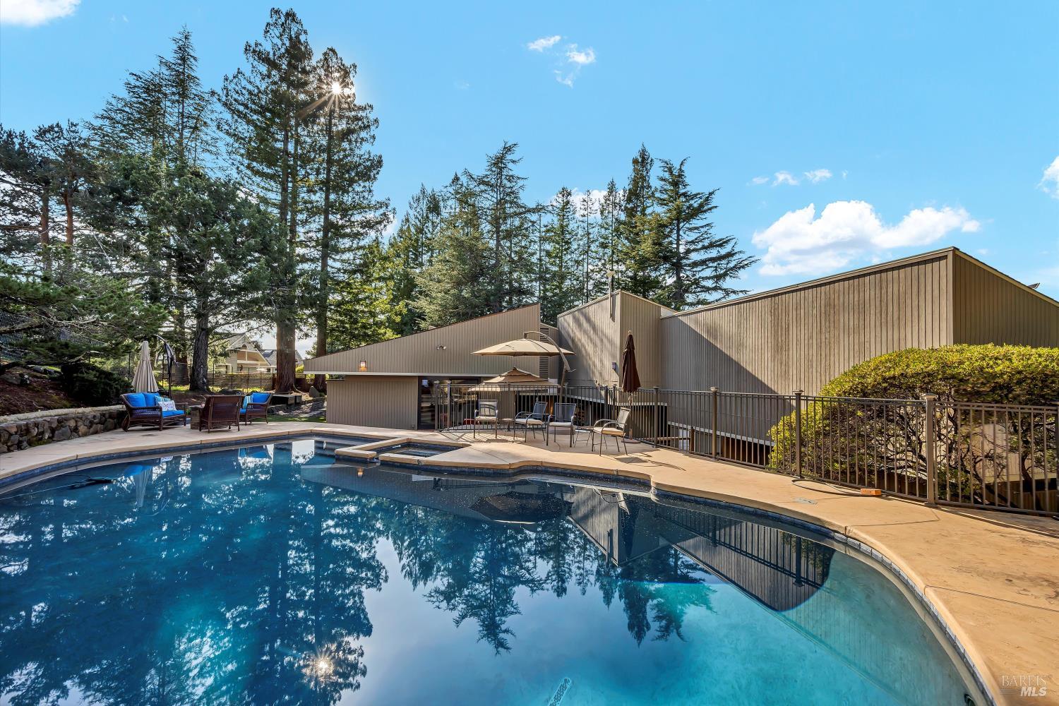 523 Westgate Dr
