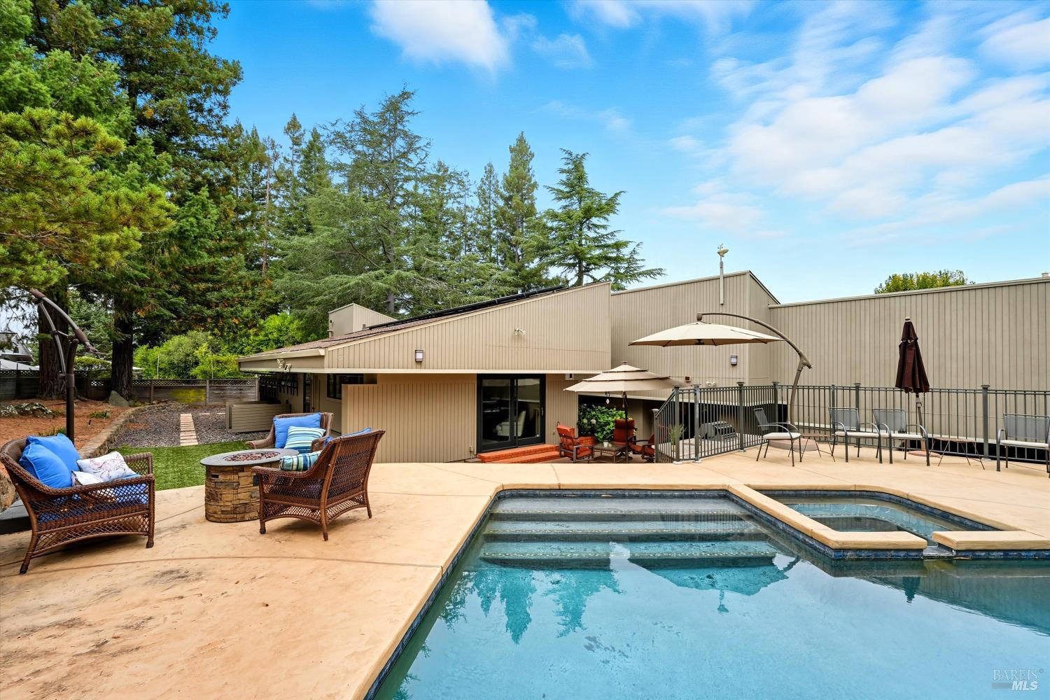 523 Westgate Dr