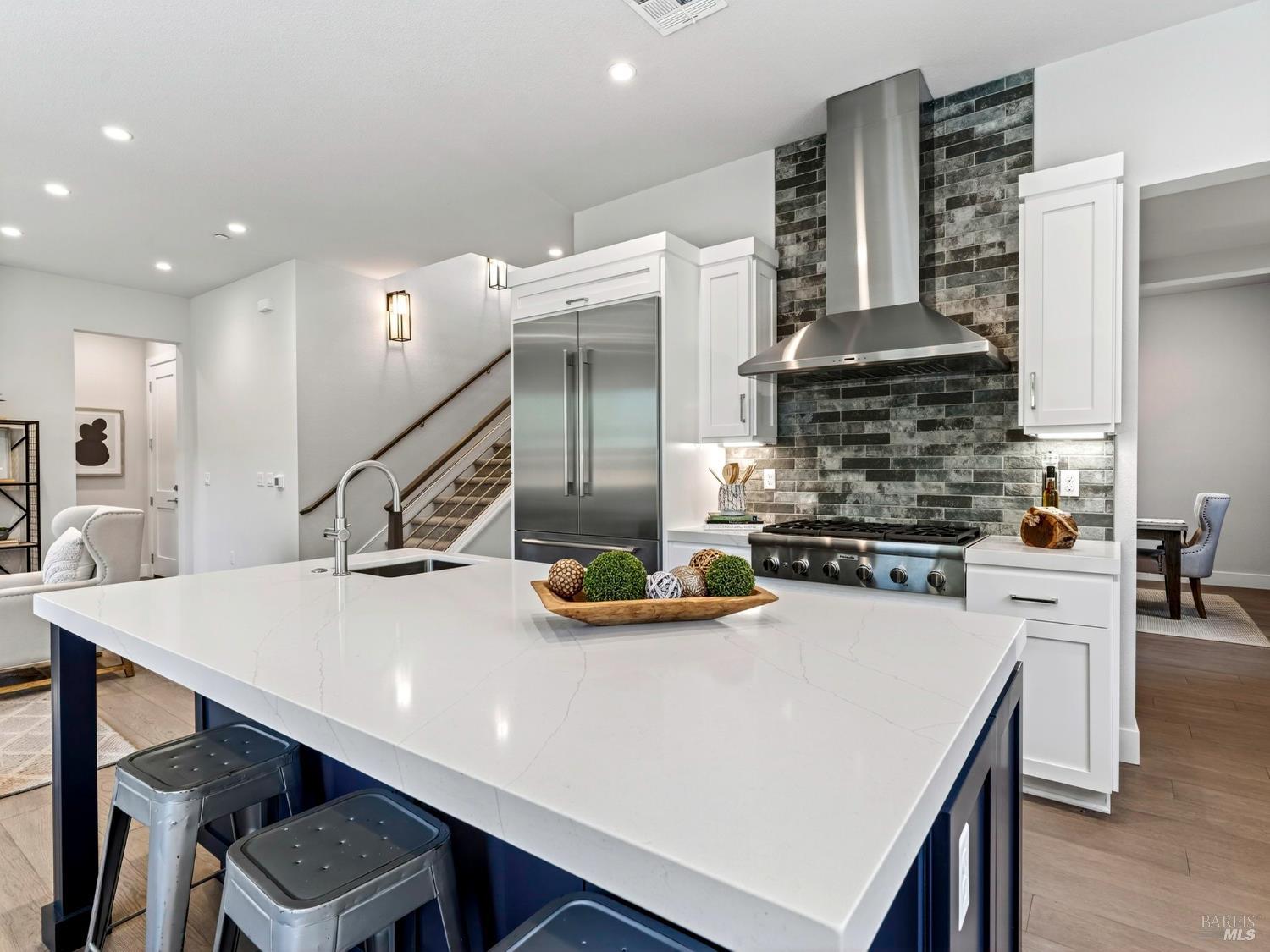 100 Waterstone Ct