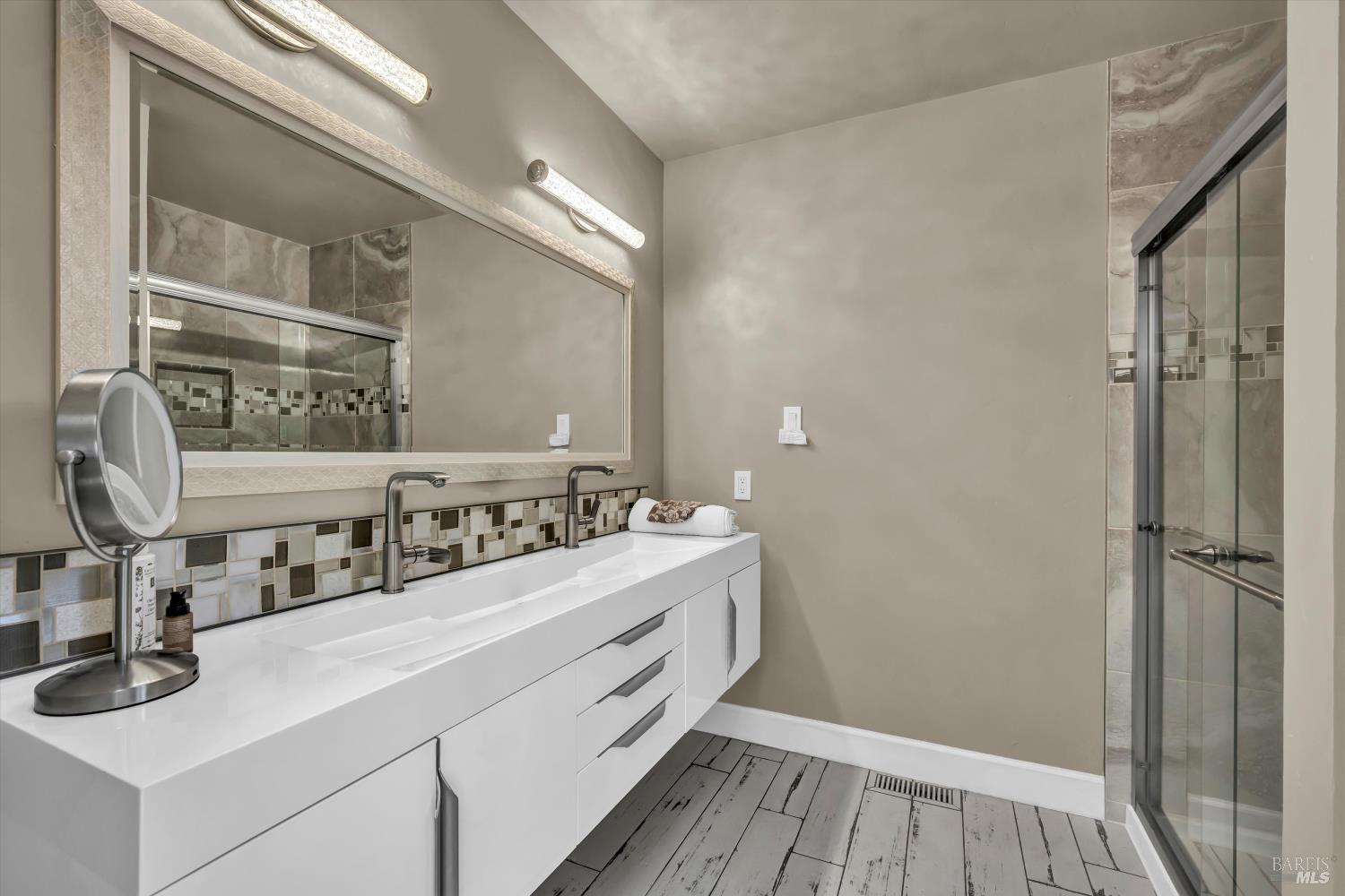 1183 Mountain View Cir