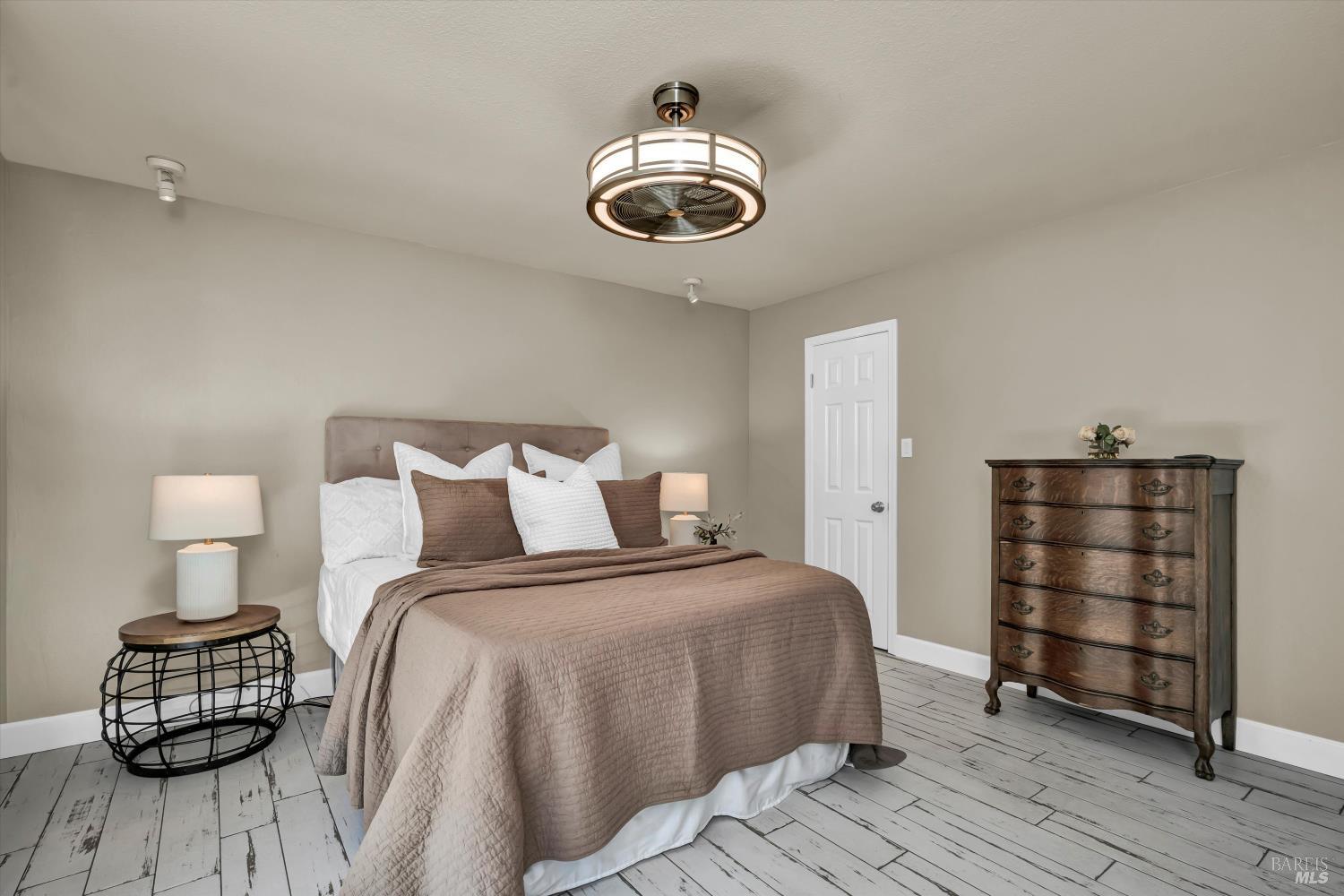 1183 Mountain View Cir