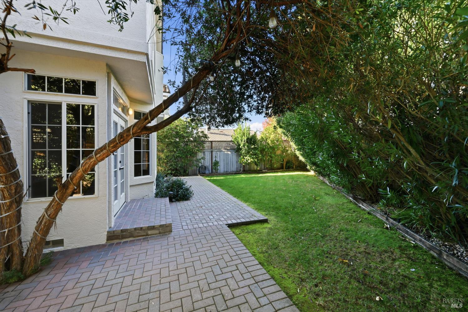 28 S Newport Drive