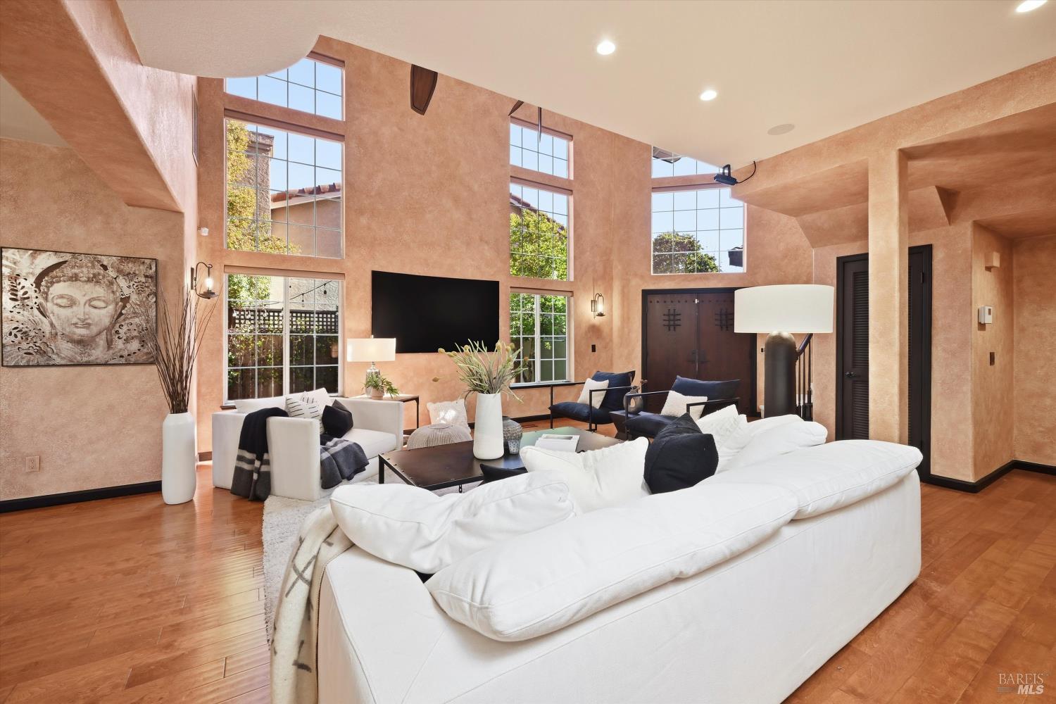 28 S Newport Drive