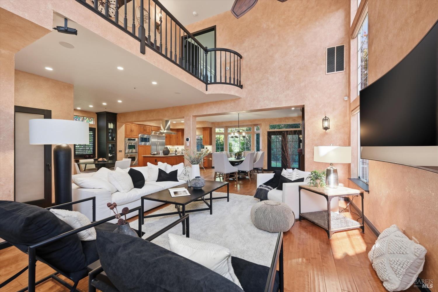 28 S Newport Drive