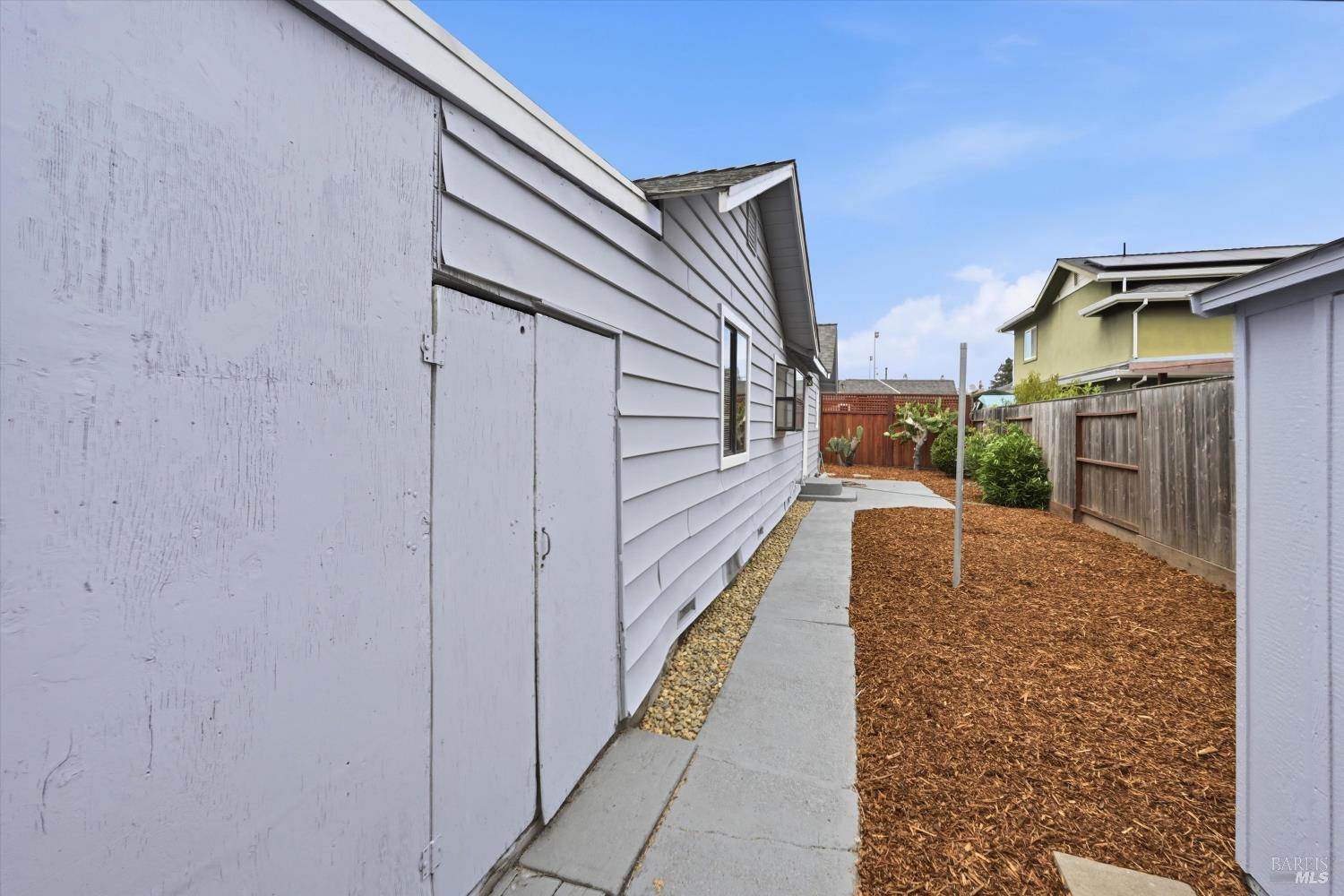 2730 El Dorado Street
