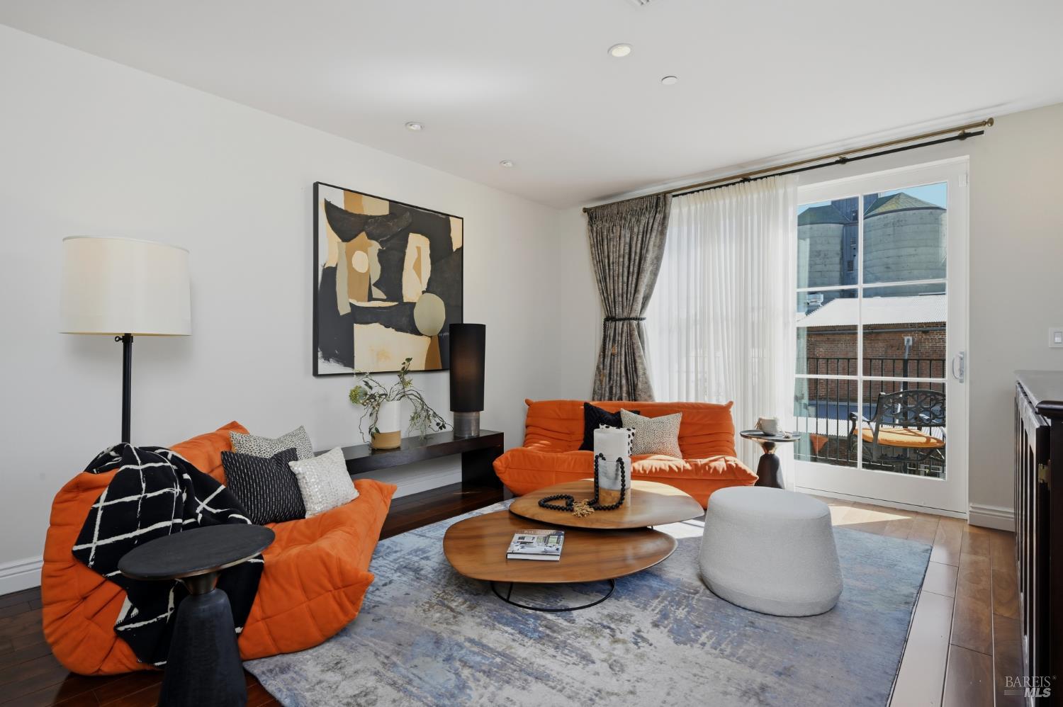 588 Main Street Unit: #225
